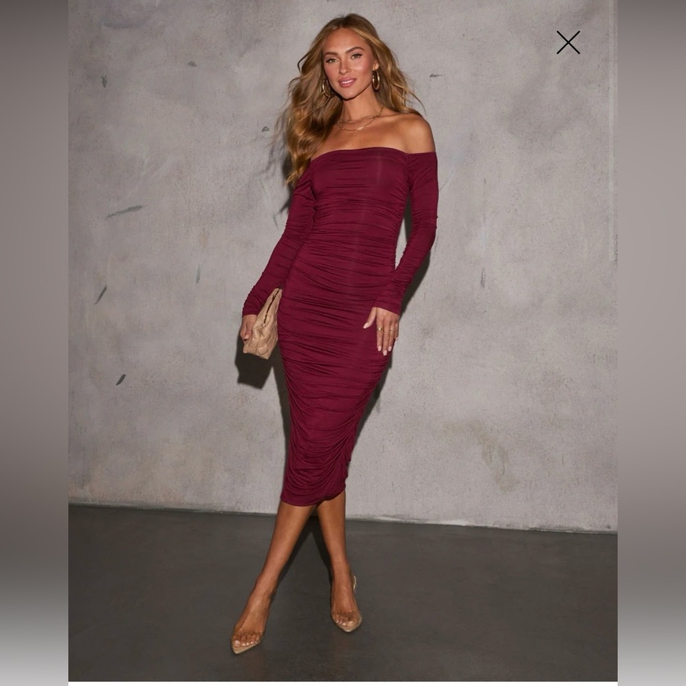VICI ‘Twas the Night’ Off Shoulder Drape MIDI Dress - Size M - New
